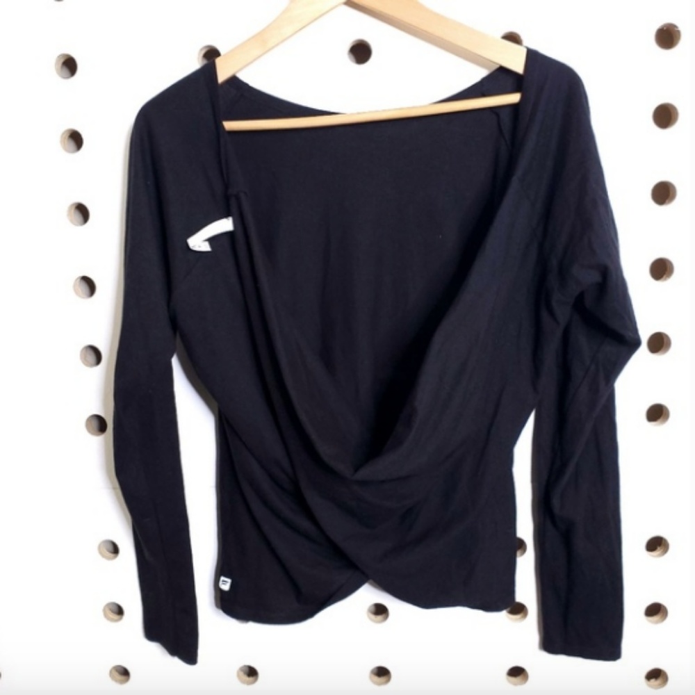 Fabletics open back long sleeve medium top black